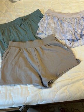 Athletic shorts-3 pairs-Sz L